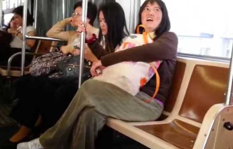 Японцы в общественном транспорте