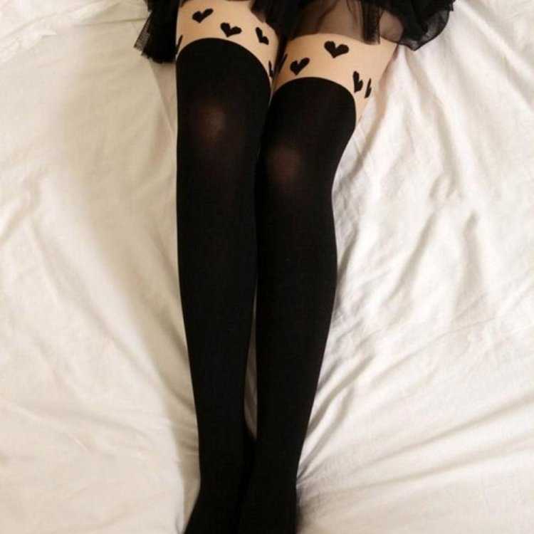 Милые девочки в чулочках