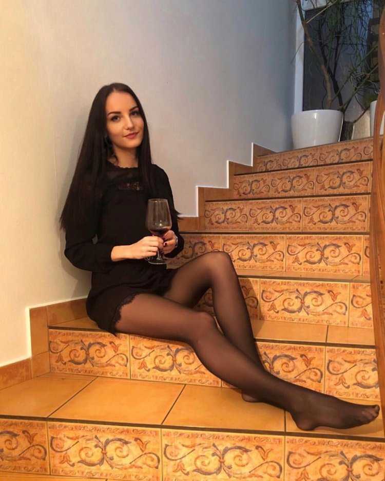 Домашние девушки в колготках
