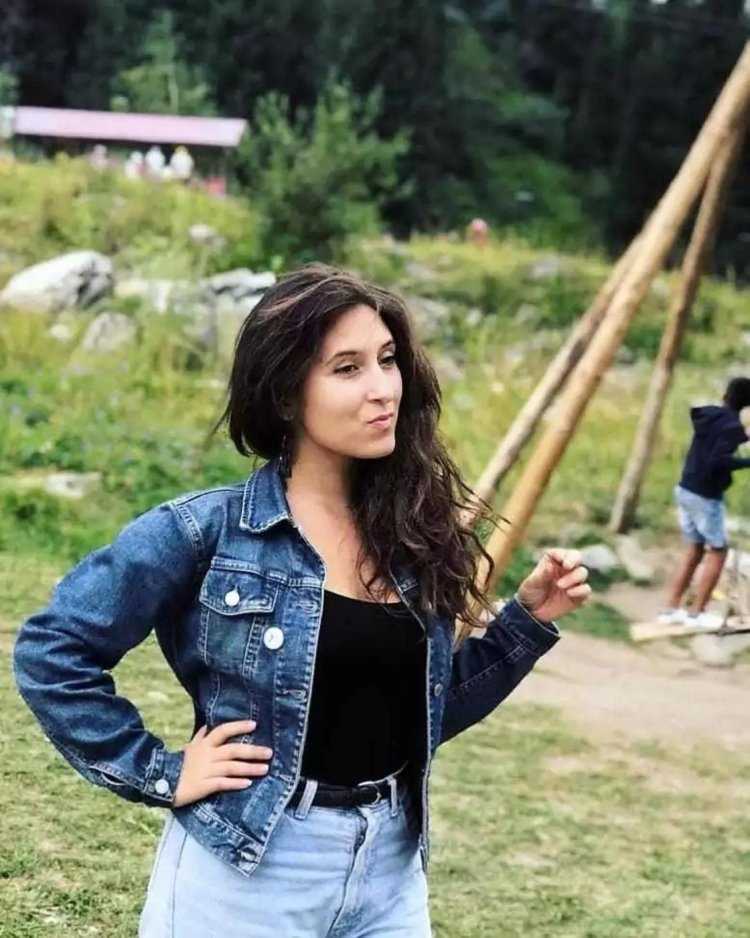 Красивые казашки в джинсах