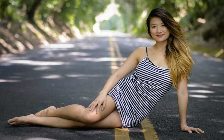 Дженни босиком