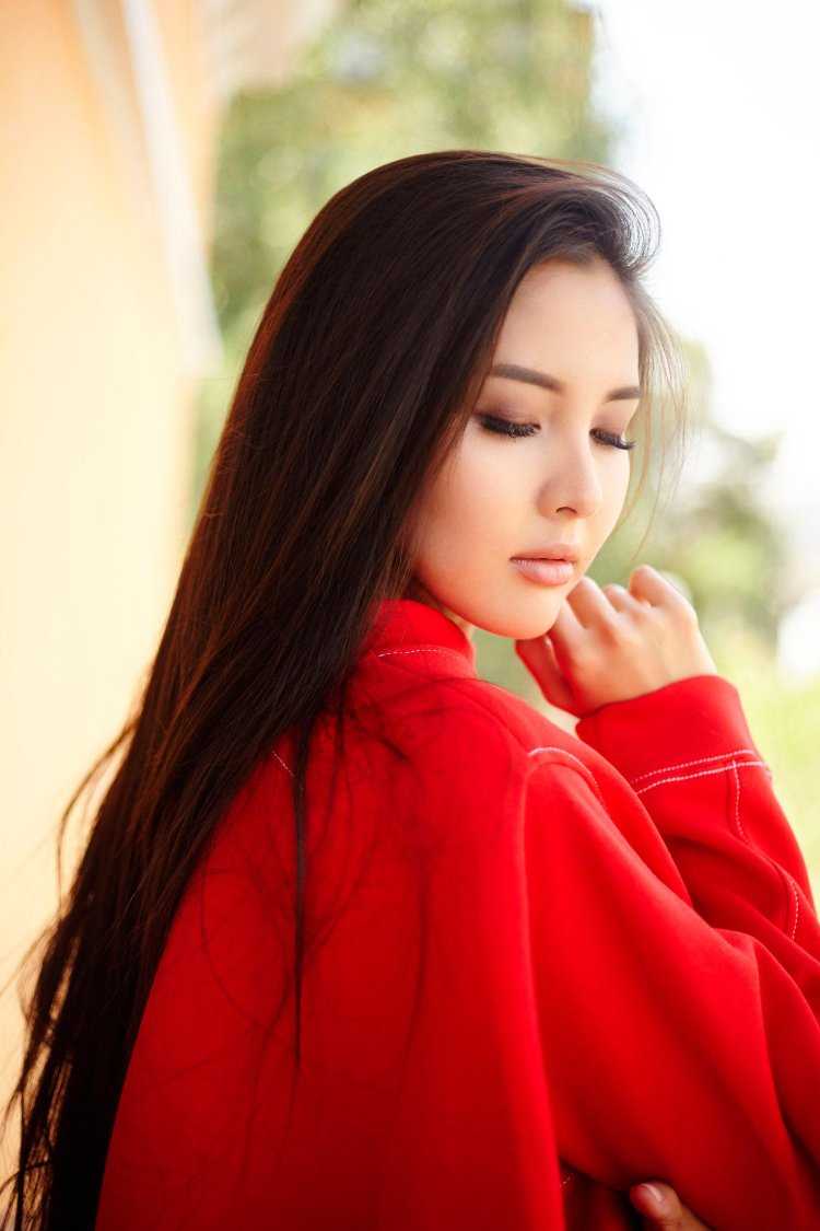 Казахская певица Айдана Меденова