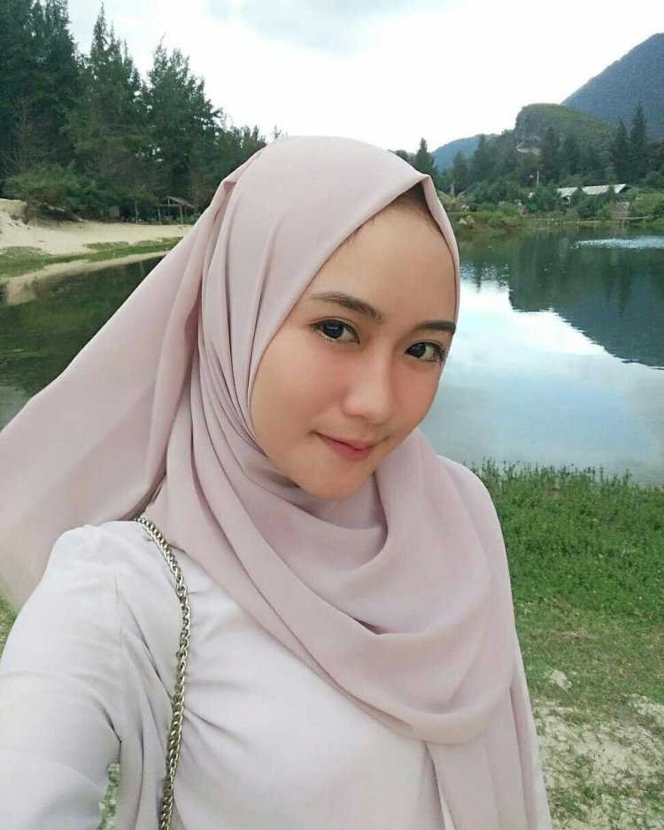 Казахские женщины хиджаб