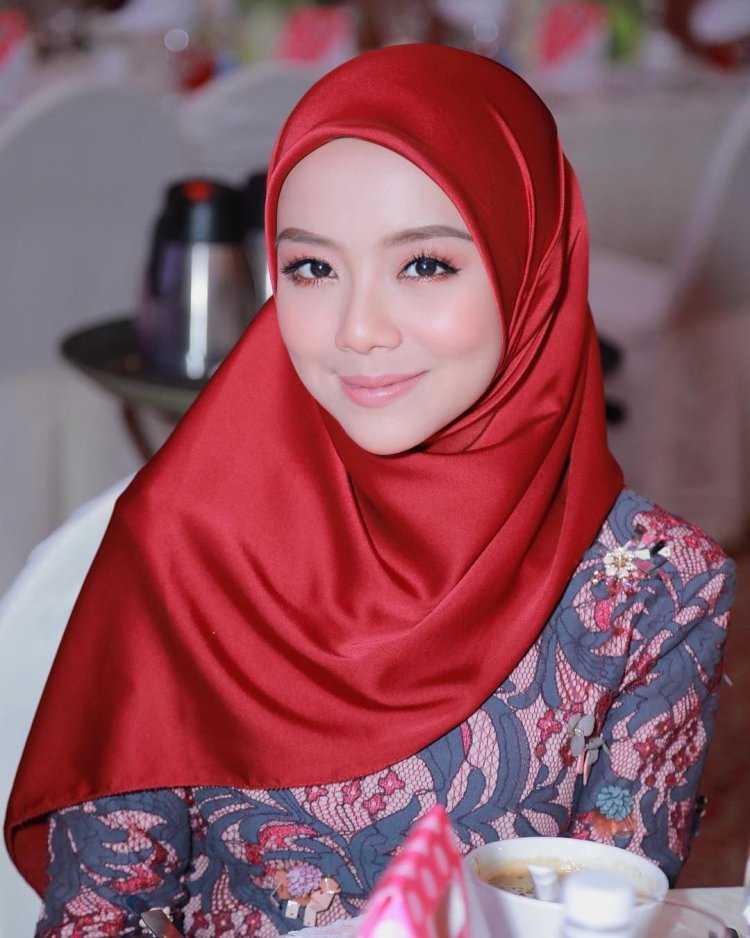 Девушка в хиджабе