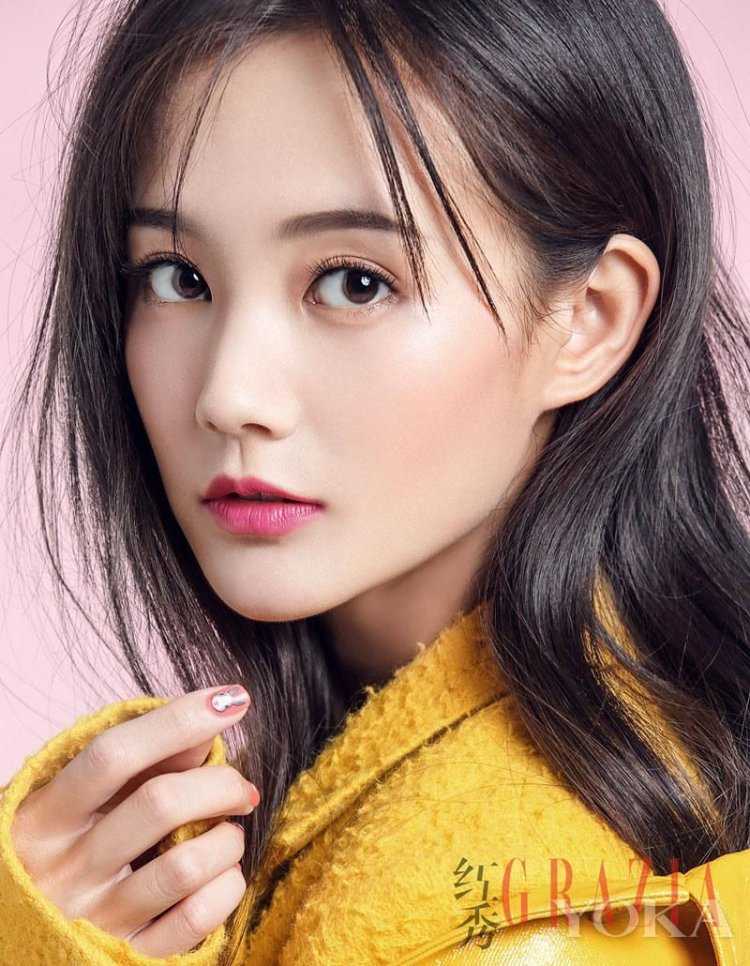 Китайская топ модель лю Вэнь