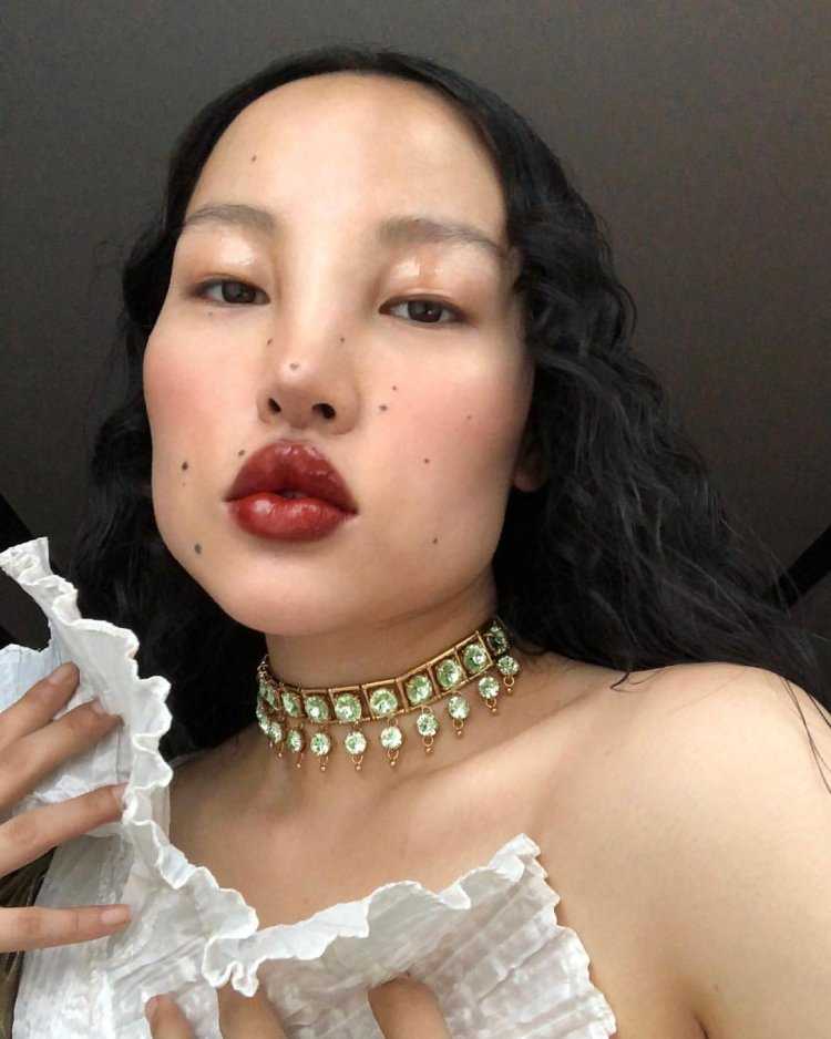 Азиатское лицо