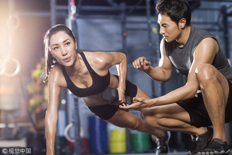 Китаянки в спортзале