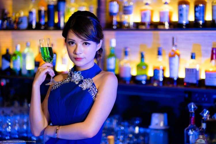 Фотосессия за барной стойкой