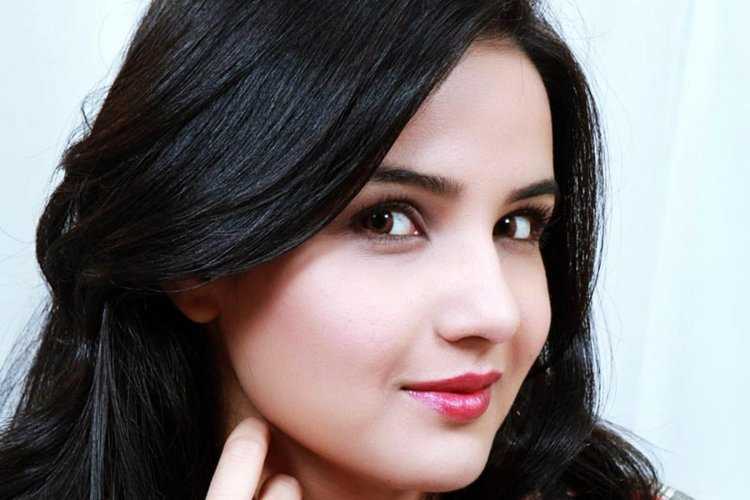 Жасмин Бхасин