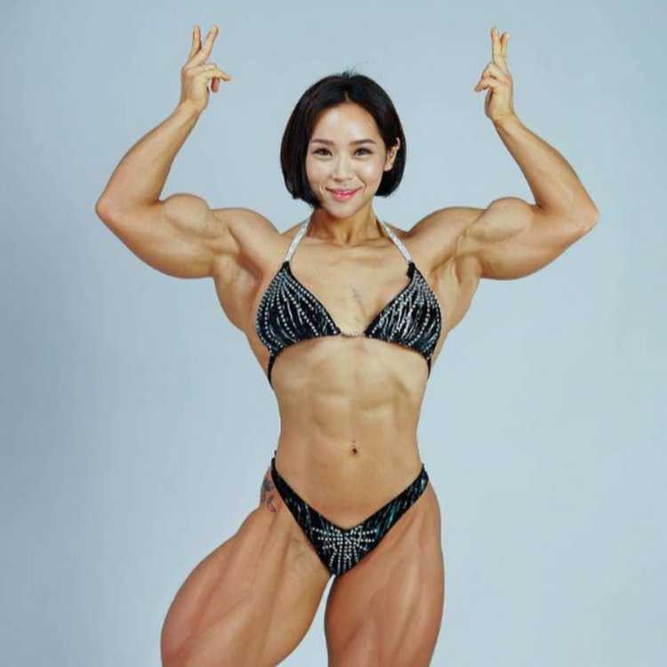 Ен ву Чжи мускулистая Барби