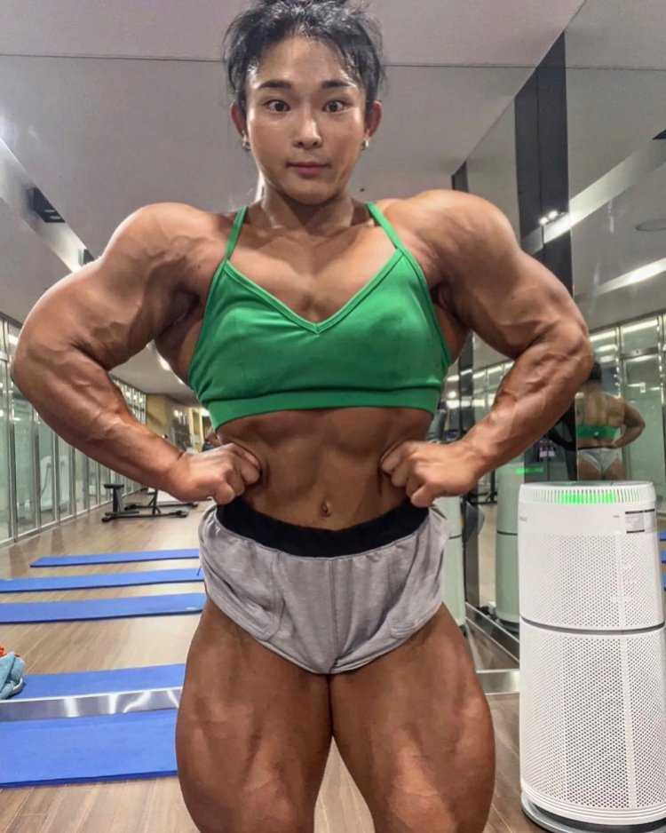 Корейская бодибилдерша Йон ву Джи