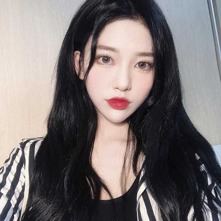 Красивые кореянки с черными волосами без макияжа
