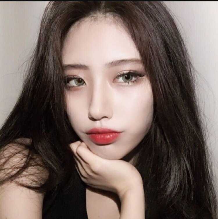 Блестящее лицо кореянок