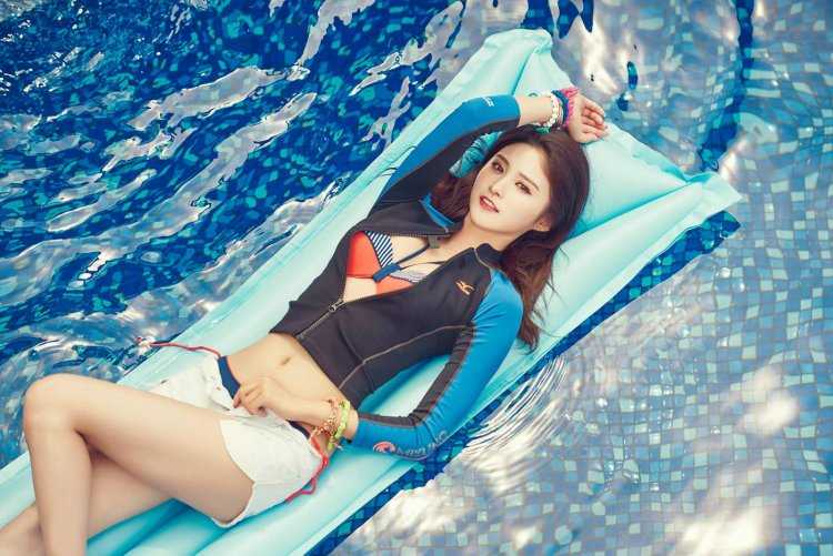 EXID Чонхва в купальнике