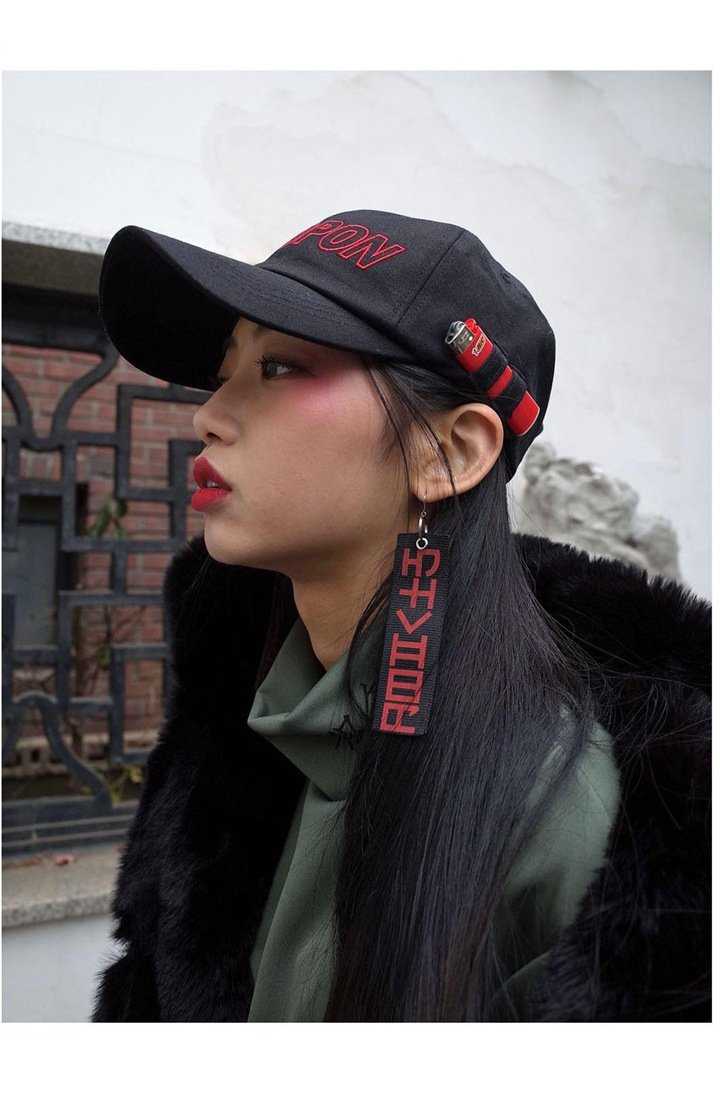 Кореянки в бейсболках