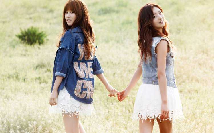 Три корейские девушки