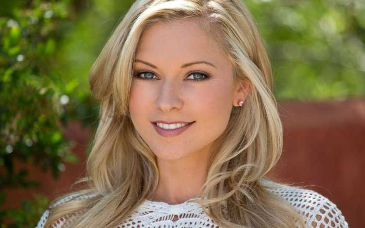 Николь Сейдж