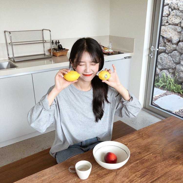 Кореянка с едой