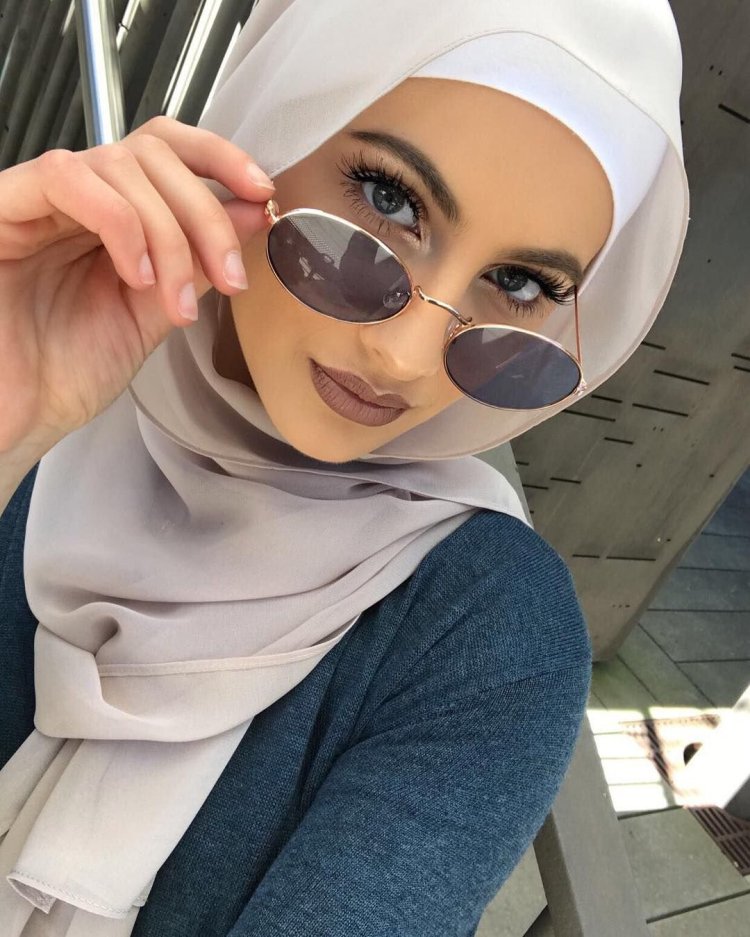 Ира Халифа hidjab