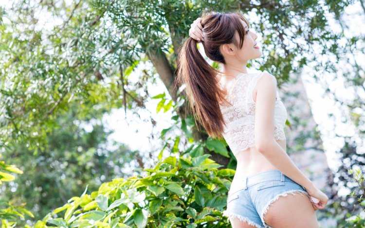 Красивые азиатки в шортах