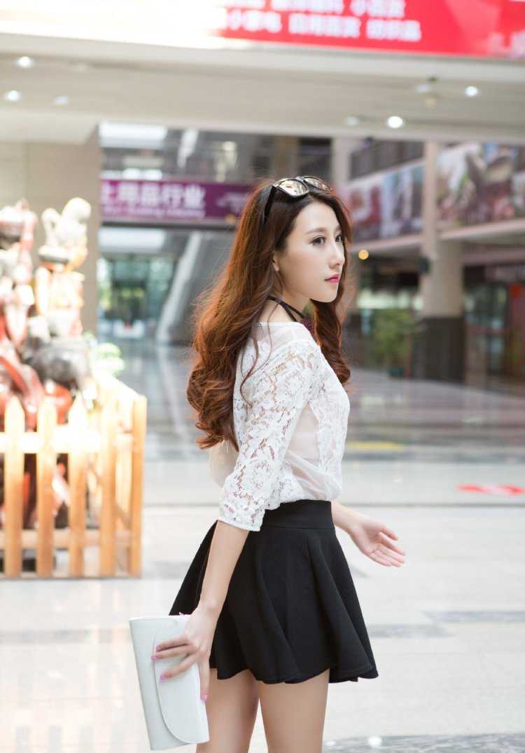 Корейские девушки в юбках