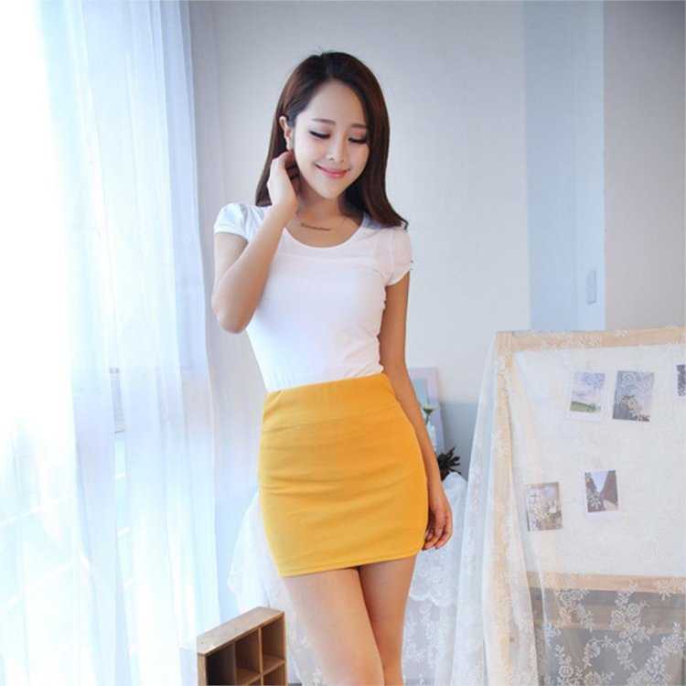 Желтая мини юбка