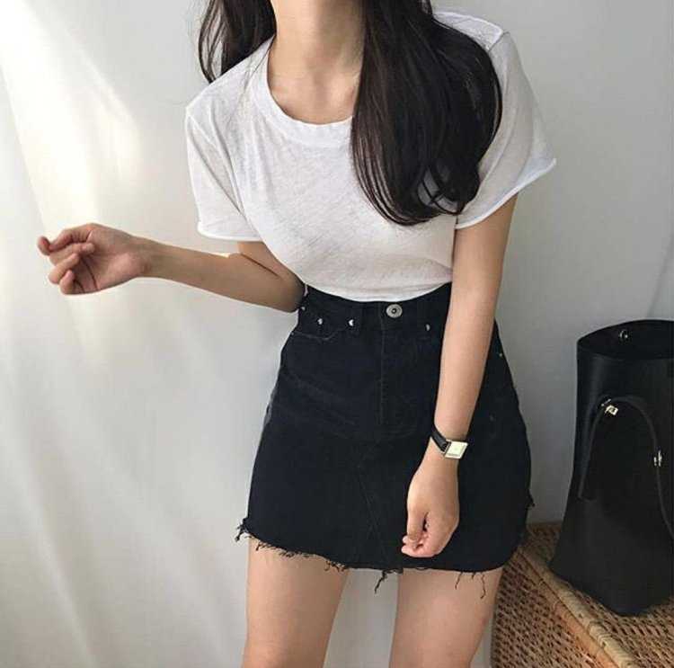 Корейские девушки в юбках