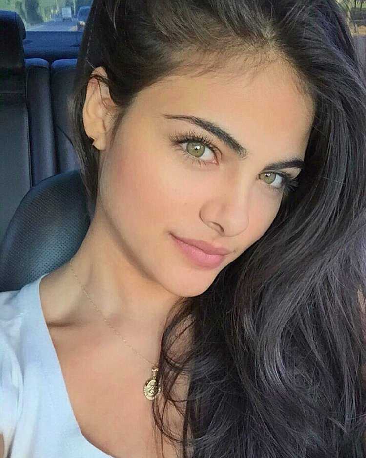 Sara Orrego модель