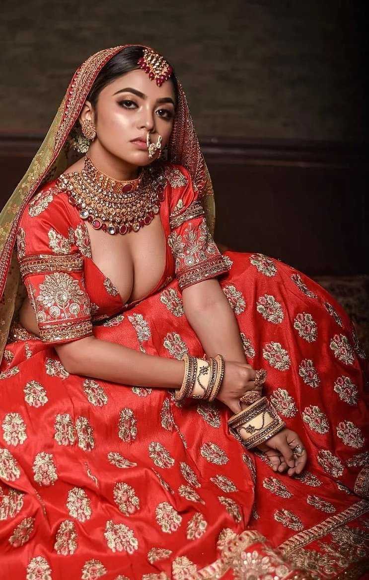 Hot bong Saree