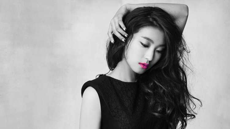 Крутые кореянки в черной одежде14