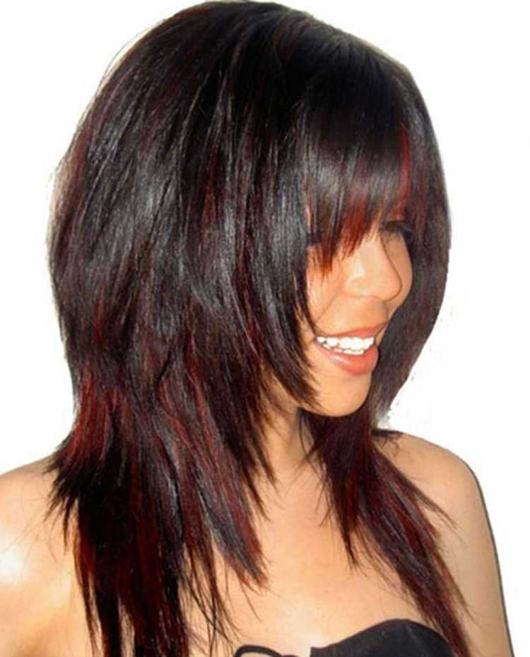 Стрижка лесенка на средние темные волосы