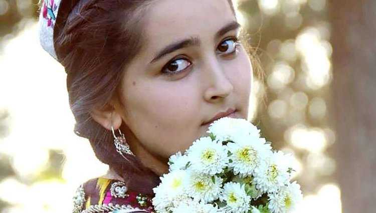 Таджикские девушки с короткими волосами