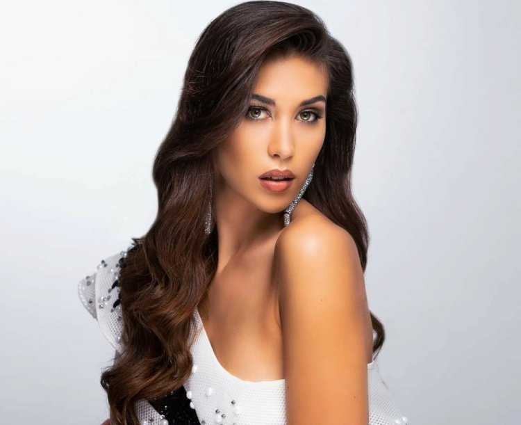 Андреа Мартинес