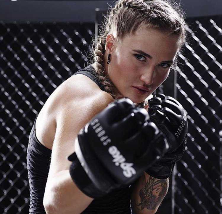 Анастасия Янькова боец