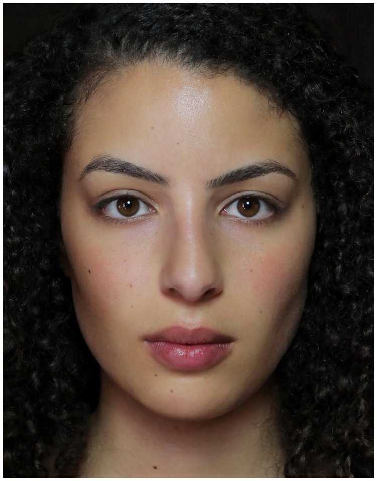 Еврейские брови женщин