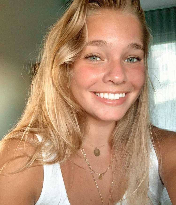 Модель Elsa Hosk