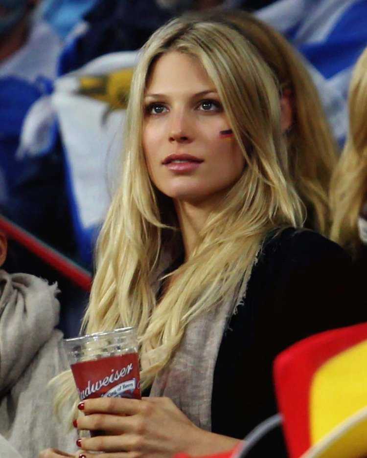 Алика Шмидт