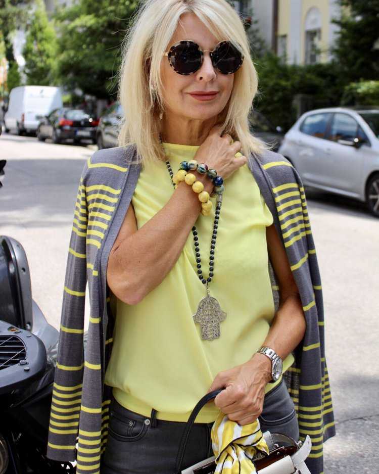 Красивая бегунья Алисия Шмидт