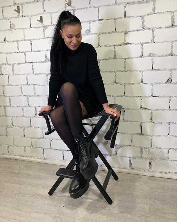 Женщины в колготках Инстаграмм