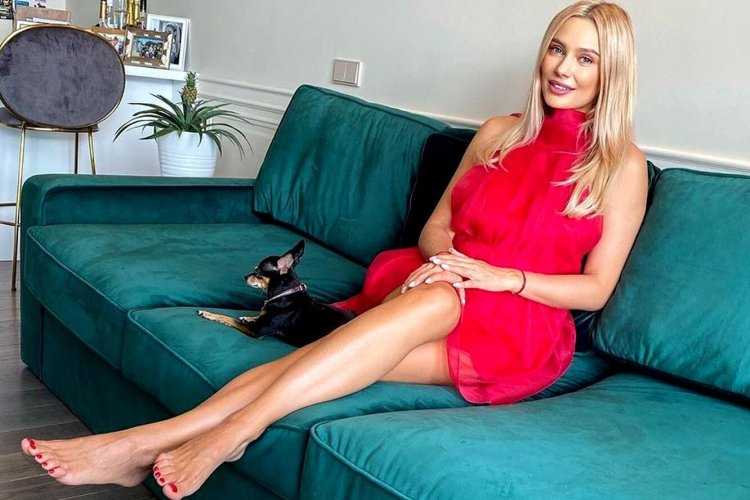 Наталья Рудова ноги