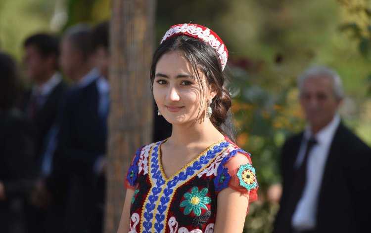 Национальный платья Таджикистана худжандский