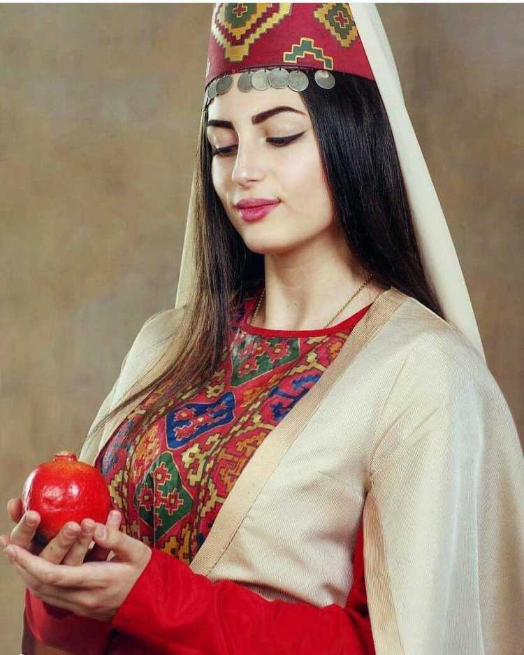 Жасмин Спейс армянка