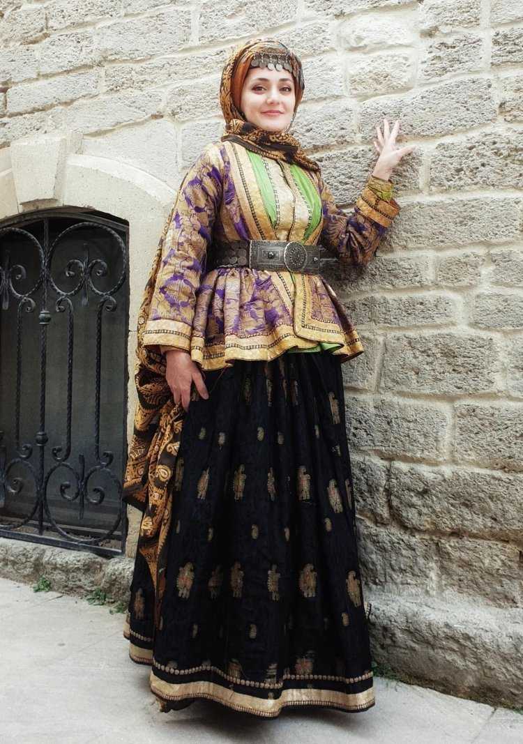 Азербайджанский национальный костюм девочки синий цвет