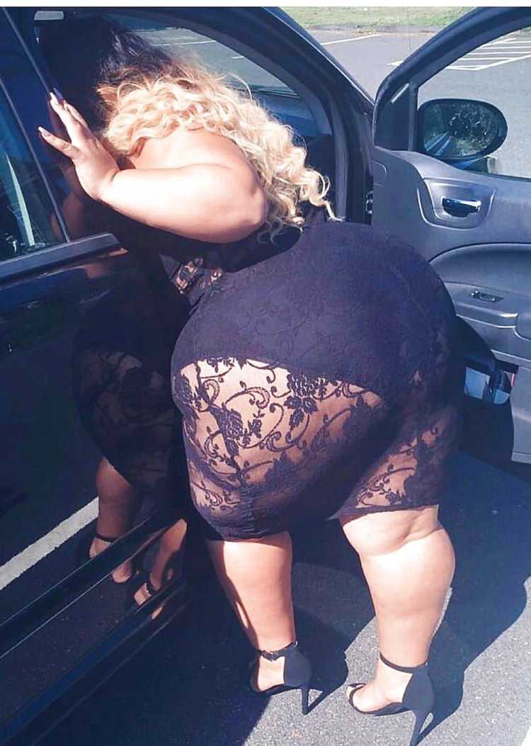 Женщины с большими ягодицами