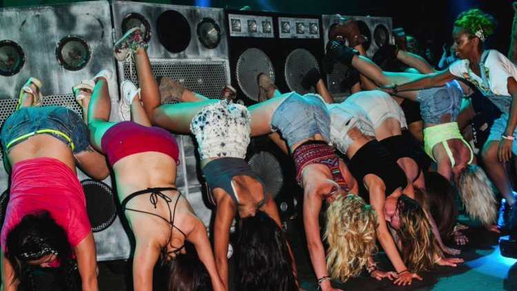 Тверк перед лицом