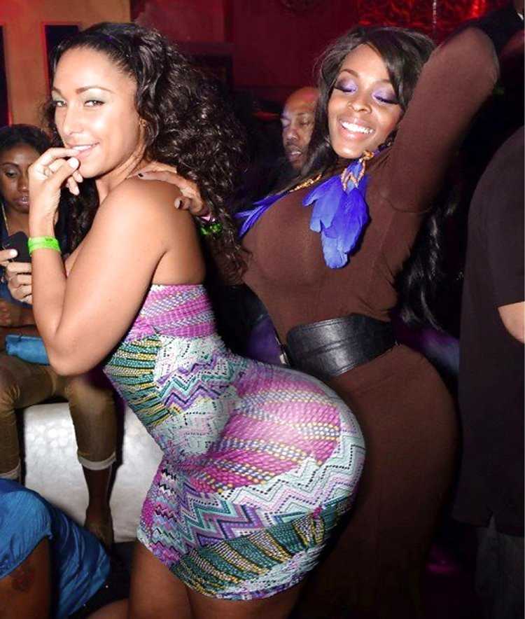 Big booty в клубе