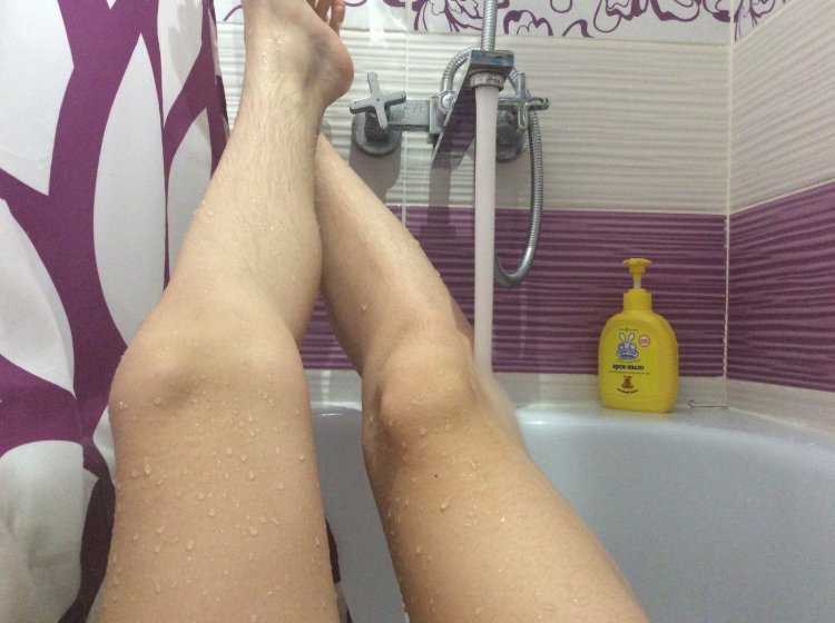 Селфи ног в ванной