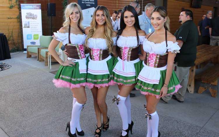 Официантки в Германии