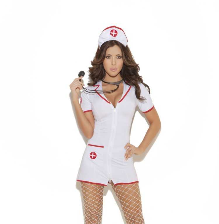 Медсестра со шприцом