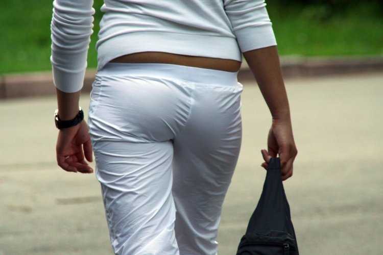 Красивая попа в брюках